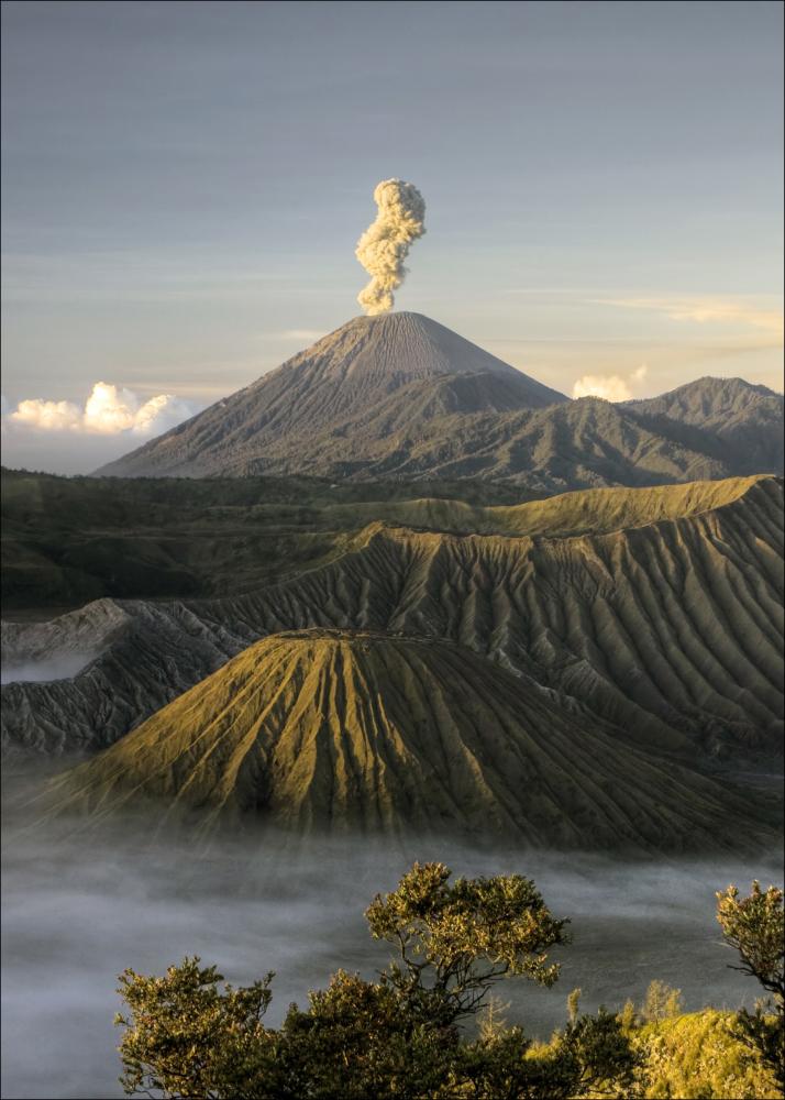 Green volcano reklaamplakat