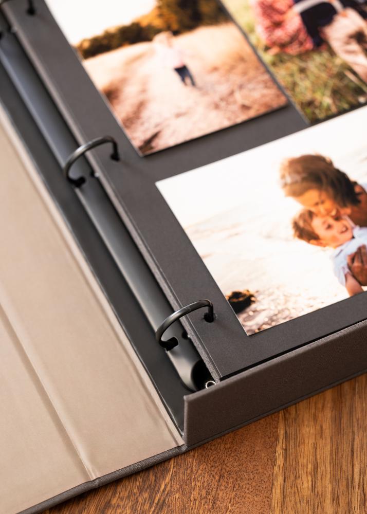 KAILA THE STORY OF US Creme - Coffee Table Photo Album (60 mustad lehekülge)