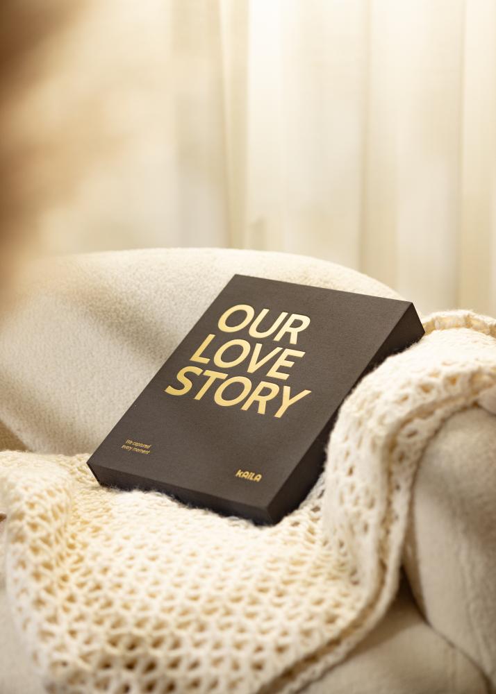 KAILA OUR LOVE STORY Black - Coffee Table Photo Album (60 mustad lehekülge)